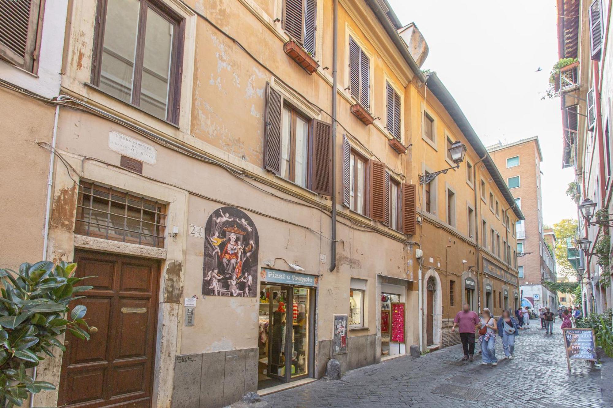 Happy Trastevere In Rome — Photos 1