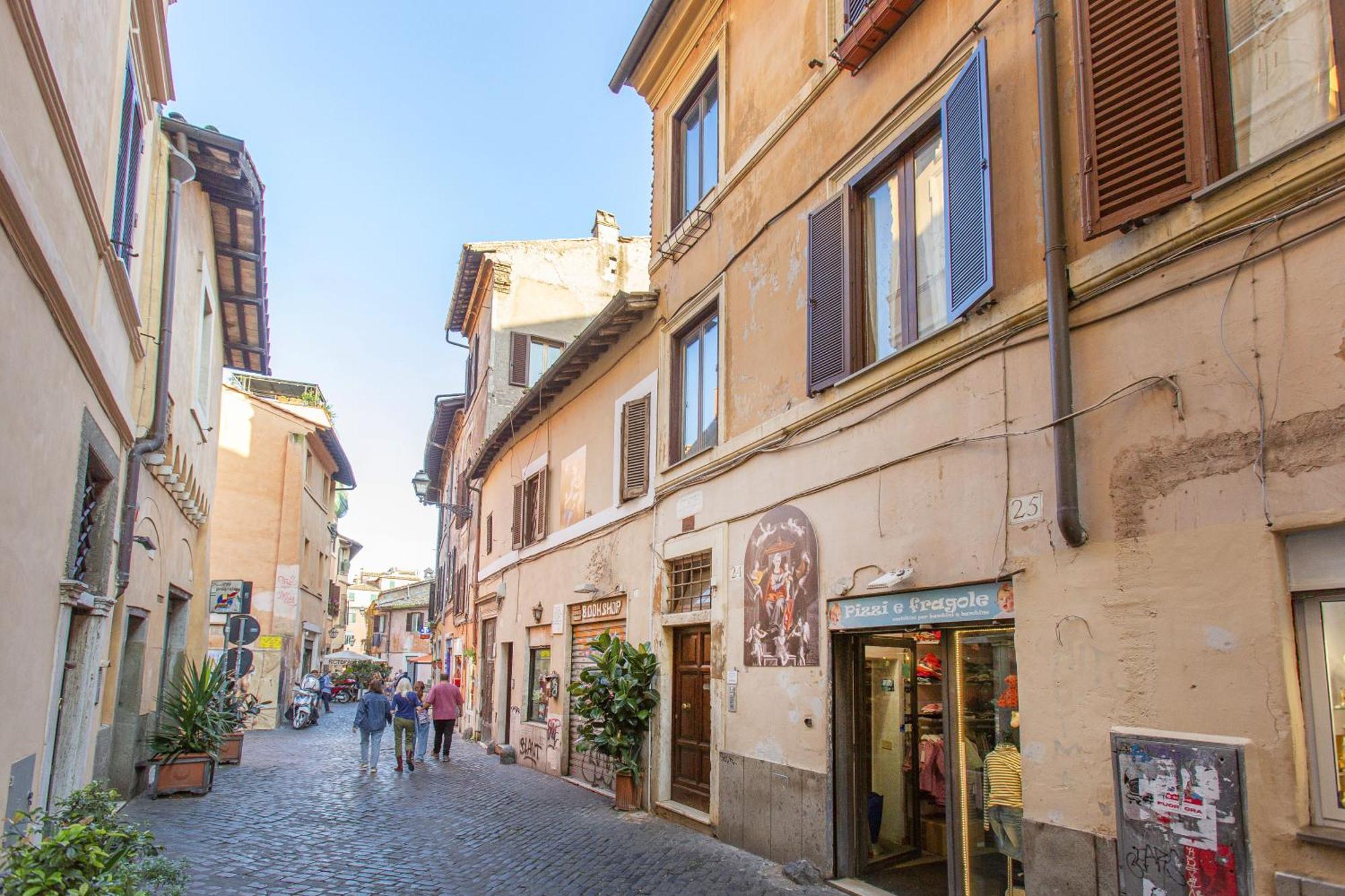 Happy Trastevere In Rome — Photos 2